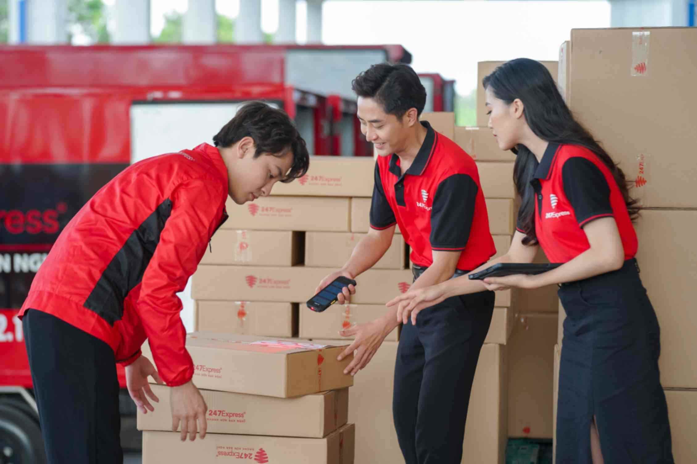 Đội ngũ nhân sự 247Express và hành trình 20 năm giữ nhịp đập